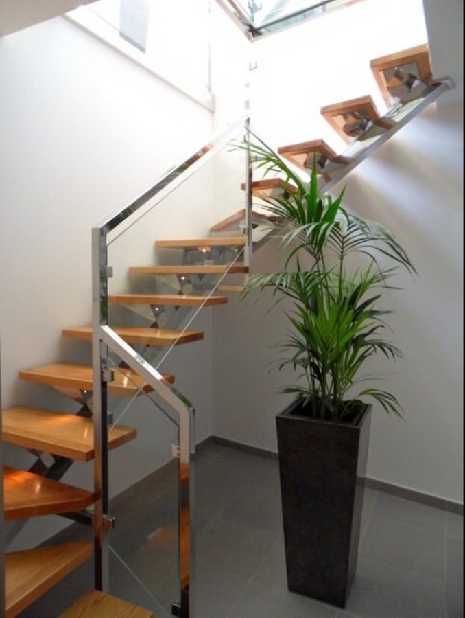 escalera de acero inox y roble 