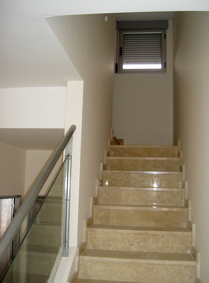 escalera de baja a primera