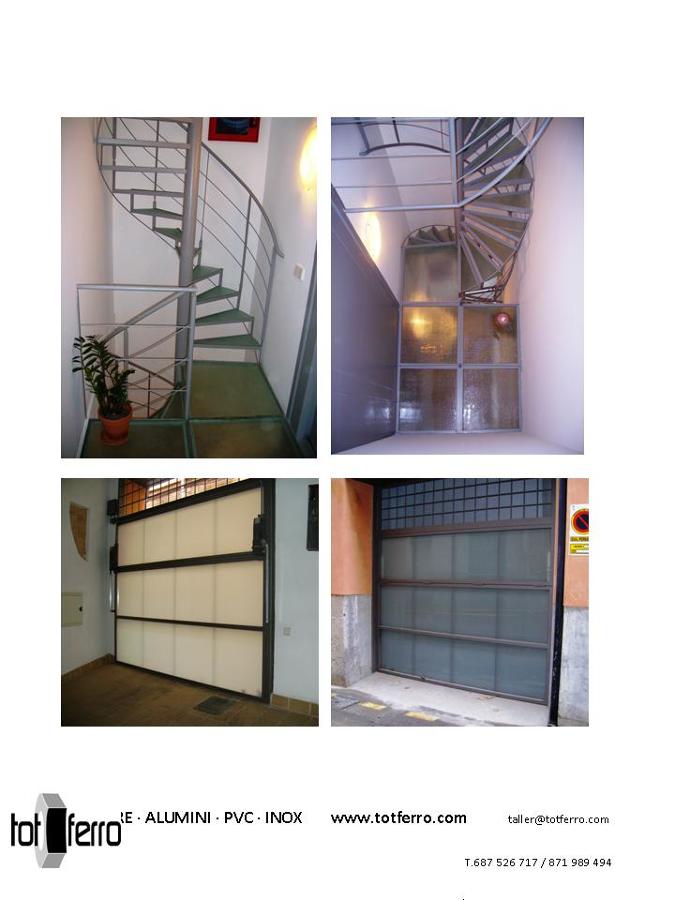 Escalera de caracol y puerta de cochera