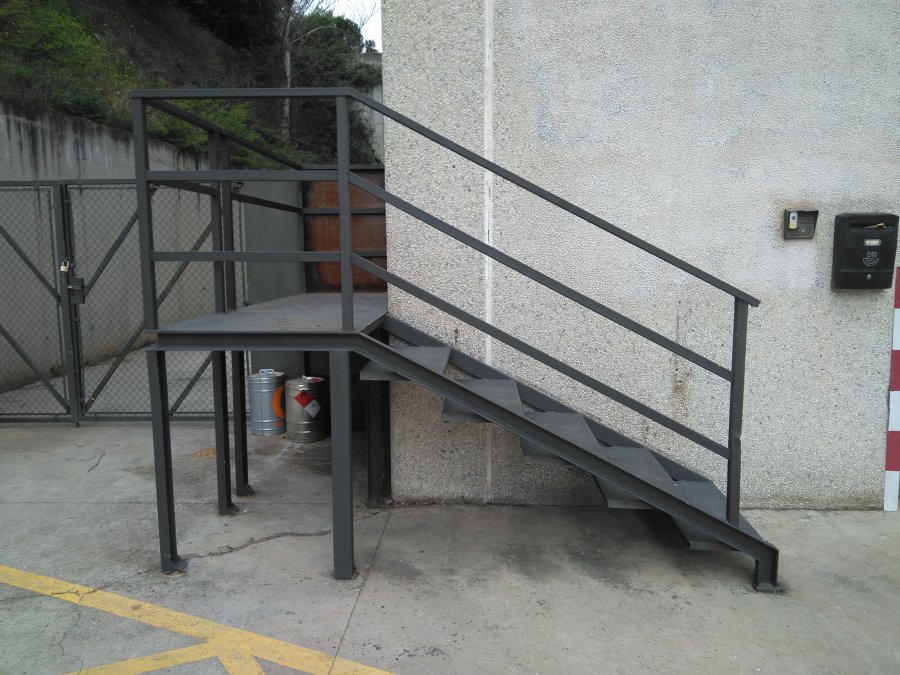 escalera de hierro