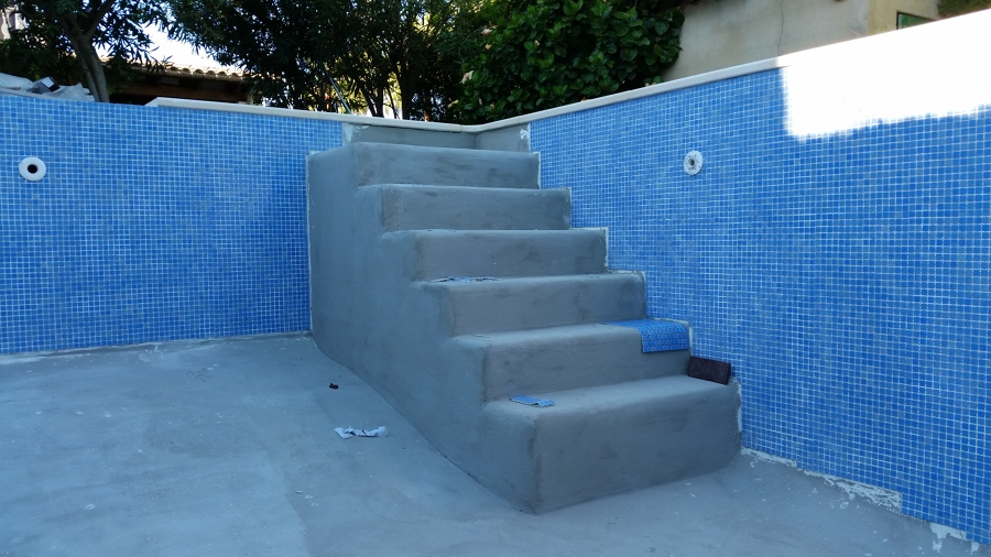 Escalera de piscina