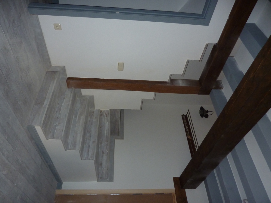 Escalera de subida a la primera planta