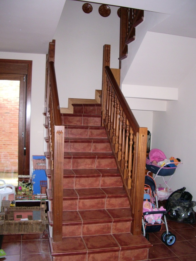 Escalera en gres y madera