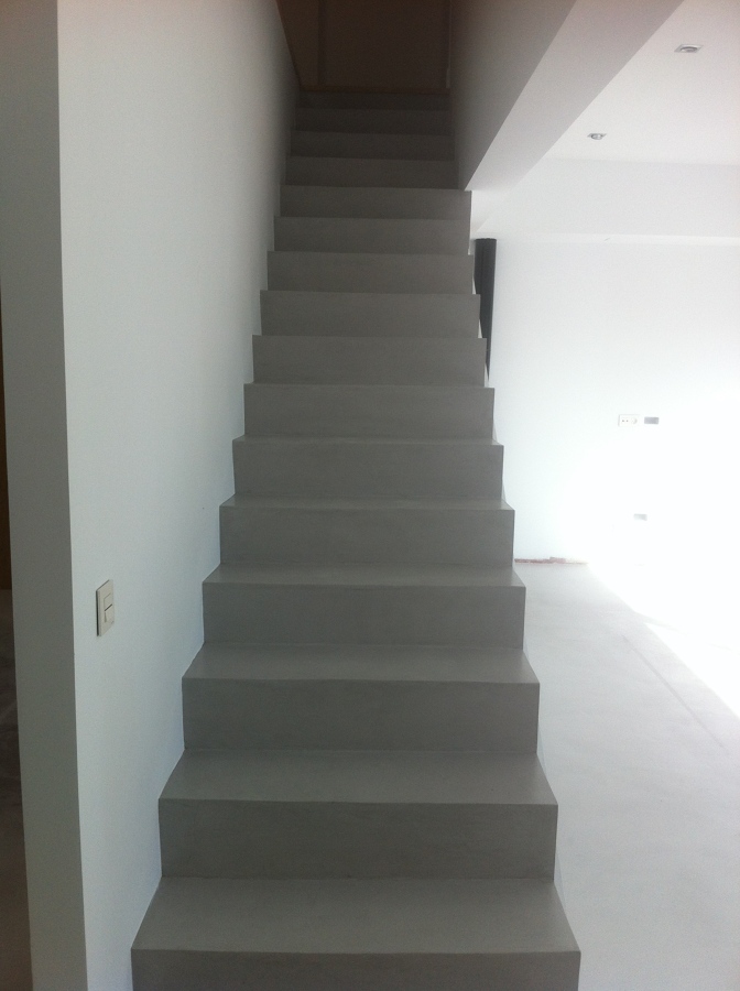 Escalera en microcemento