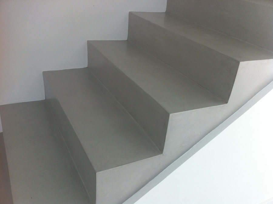 Escalera en microcemento