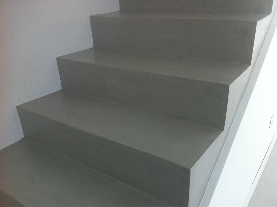 Escalera en microcemento