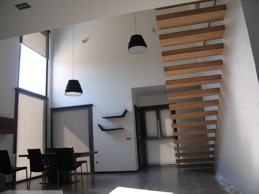 escalera en voladizo