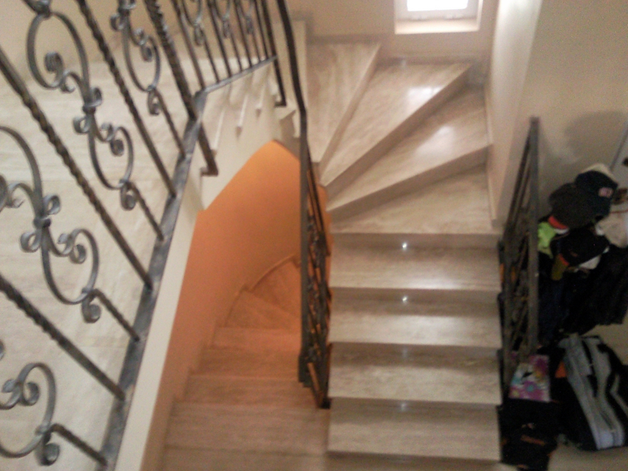 ESCALERA FORRADA CON PARQUET FLOTANTE EUROWOOD ROBLE NEGRO CALÍZO