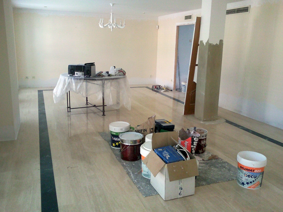 ESCALERA FORRADA CON PARQUET FLOTANTE EUROWOOD ROBLE NEGRO CALÍZO