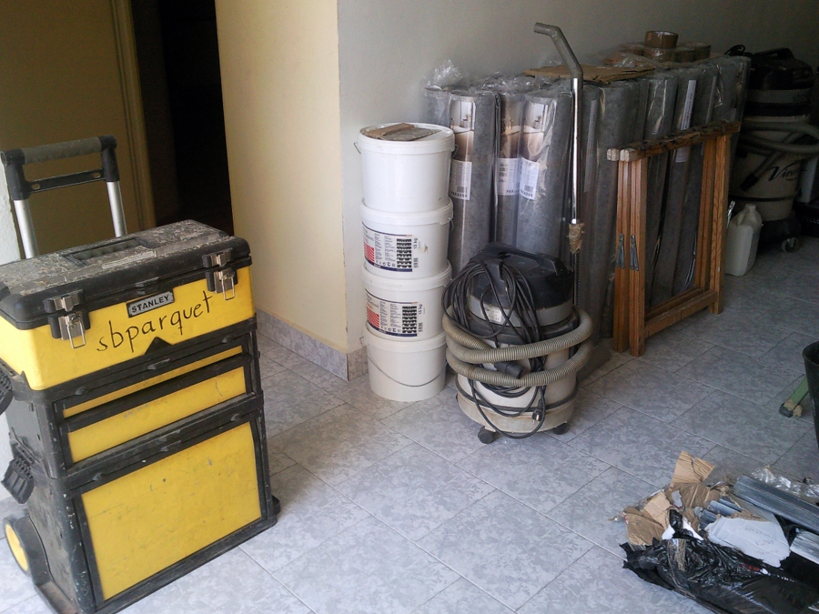 ESCALERA FORRADA CON PARQUET FLOTANTE EUROWOOD ROBLE NEGRO CALÍZO