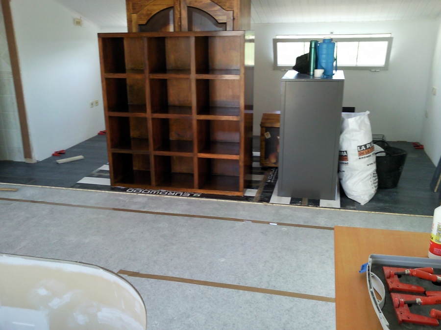 ESCALERA FORRADA CON PARQUET FLOTANTE EUROWOOD ROBLE NEGRO CALÍZO