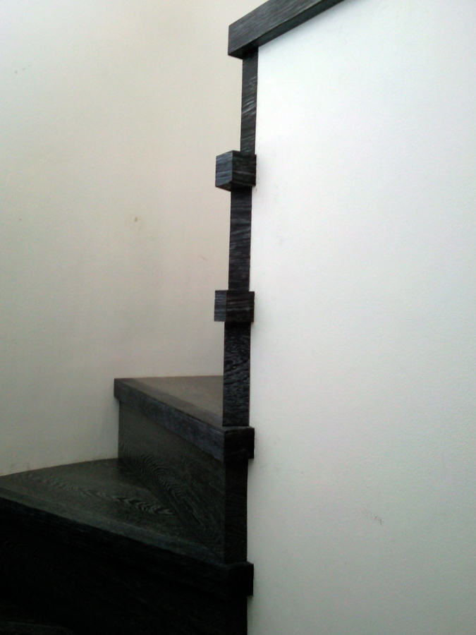 ESCALERA FORRADA CON PARQUET FLOTANTE EUROWOOD ROBLE NEGRO CALÍZO