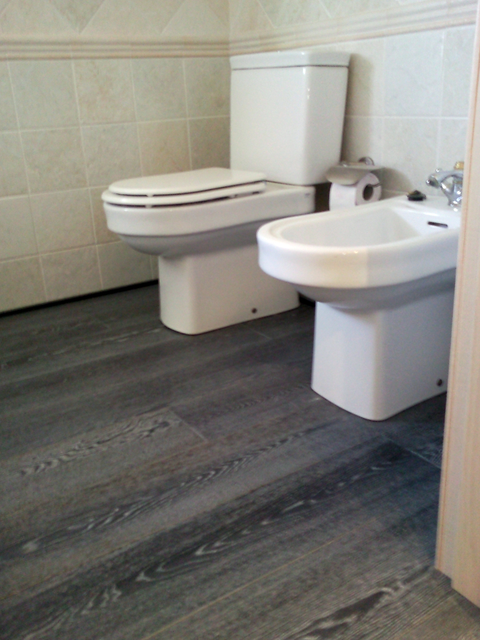 ESCALERA FORRADA CON PARQUET FLOTANTE EUROWOOD ROBLE NEGRO CALÍZO