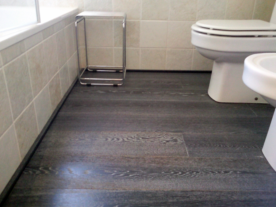 ESCALERA FORRADA CON PARQUET FLOTANTE EUROWOOD ROBLE NEGRO CALÍZO