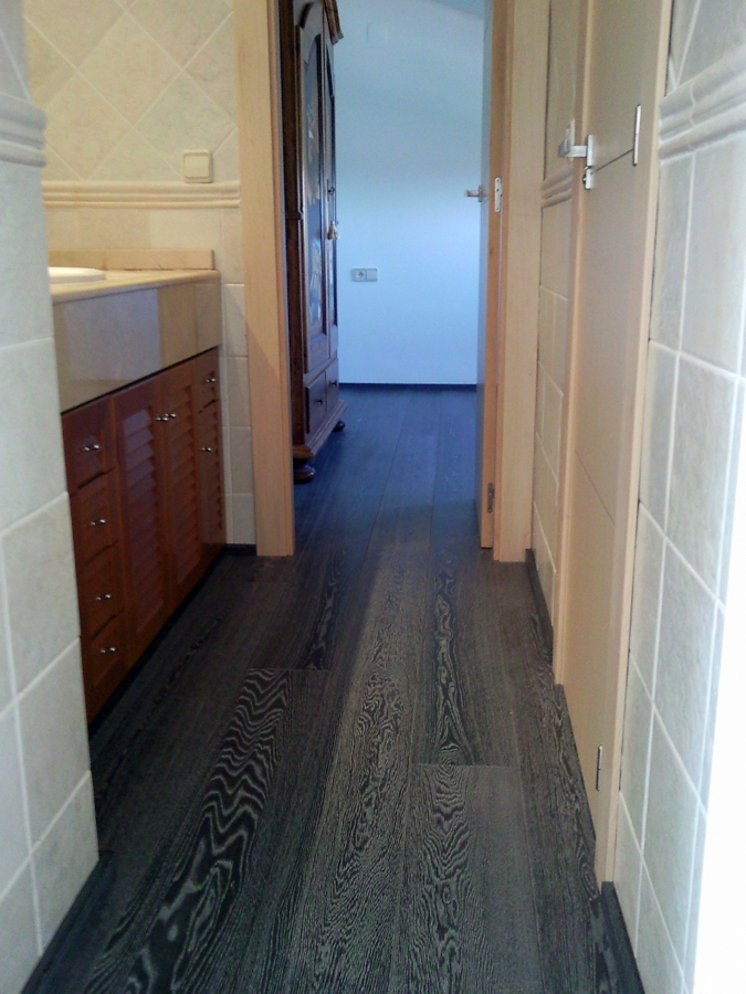 ESCALERA FORRADA CON PARQUET FLOTANTE EUROWOOD ROBLE NEGRO CALÍZO