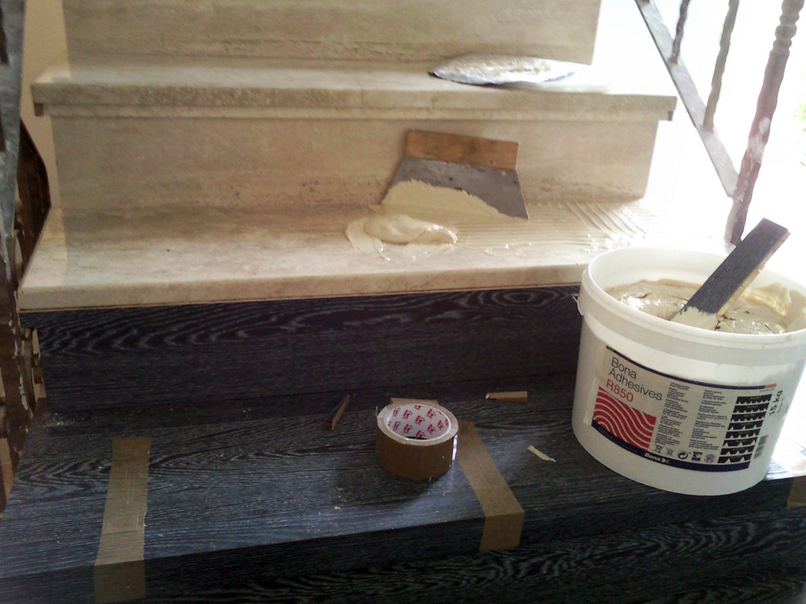 ESCALERA FORRADA CON PARQUET FLOTANTE EUROWOOD ROBLE NEGRO CALÍZO