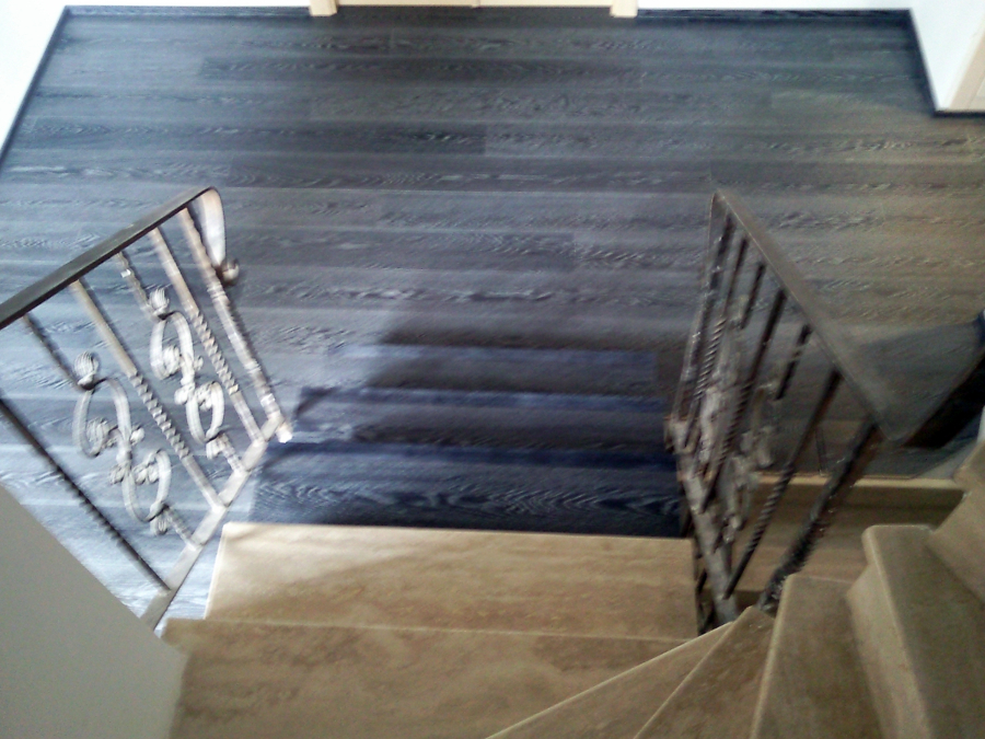 ESCALERA FORRADA CON PARQUET FLOTANTE EUROWOOD ROBLE NEGRO CALÍZO