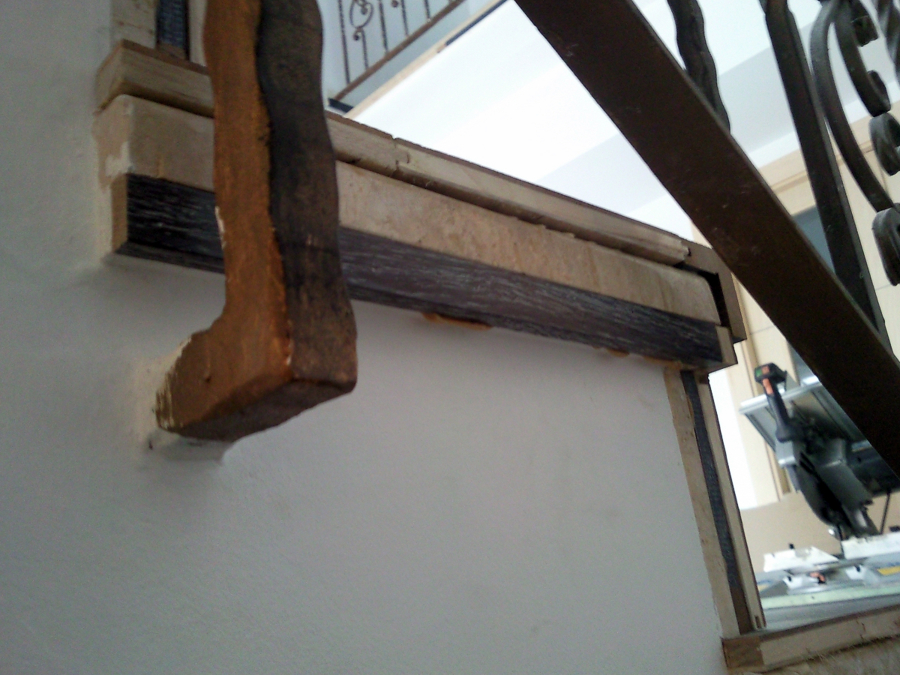 ESCALERA FORRADA CON PARQUET FLOTANTE EUROWOOD ROBLE NEGRO CALÍZO