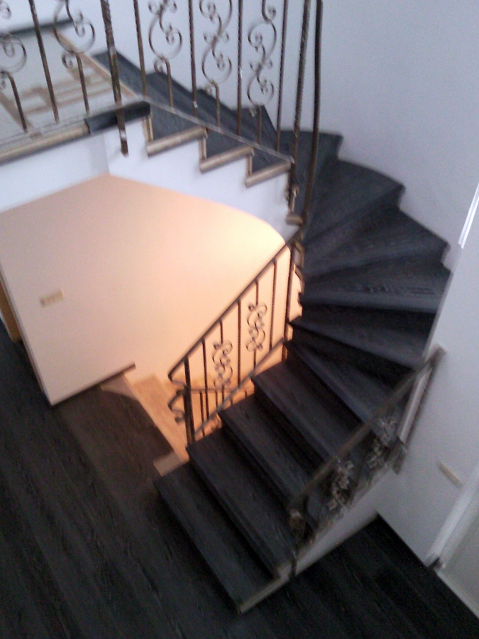 ESCALERA FORRADA CON PARQUET FLOTANTE EUROWOOD ROBLE NEGRO CALÍZO