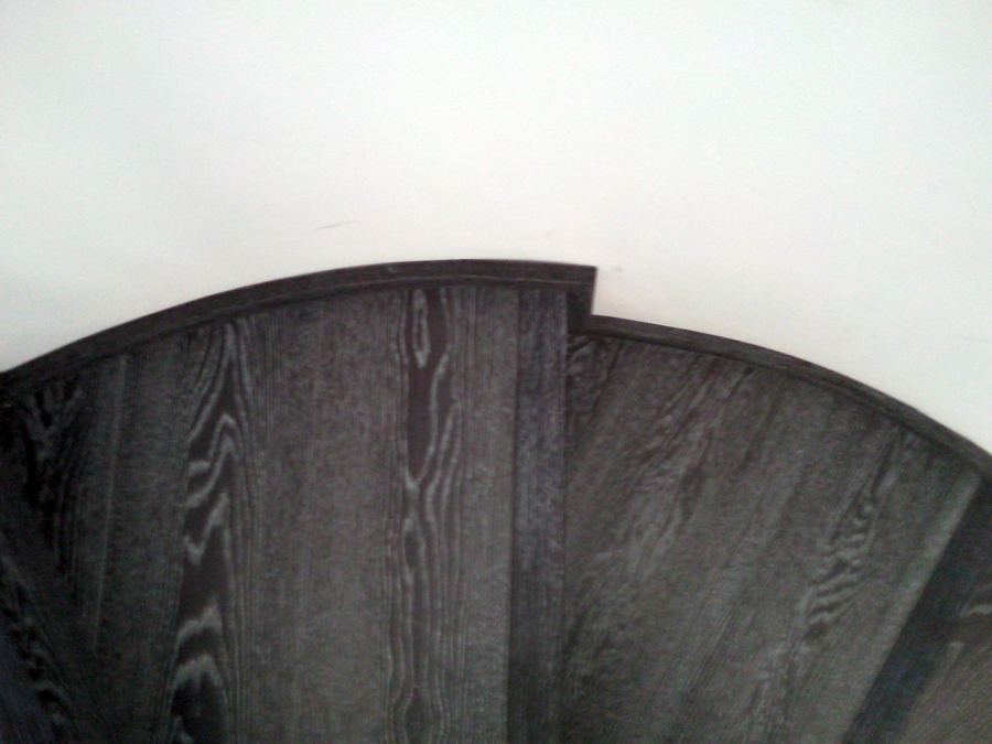 ESCALERA FORRADA CON PARQUET FLOTANTE EUROWOOD ROBLE NEGRO CALÍZO