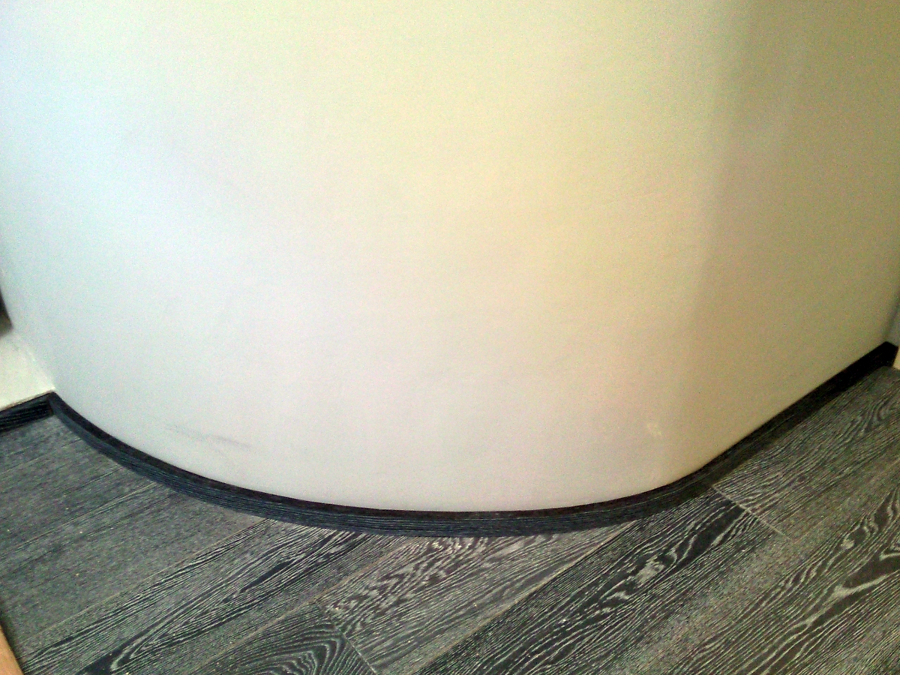 ESCALERA FORRADA CON PARQUET FLOTANTE EUROWOOD ROBLE NEGRO CALÍZO