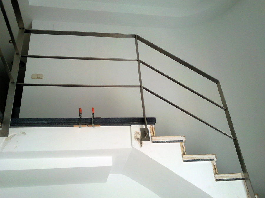 ESCALERA FORRADA CON PARQUET FLOTANTE EUROWOOD ROBLE NEGRO CALÍZO