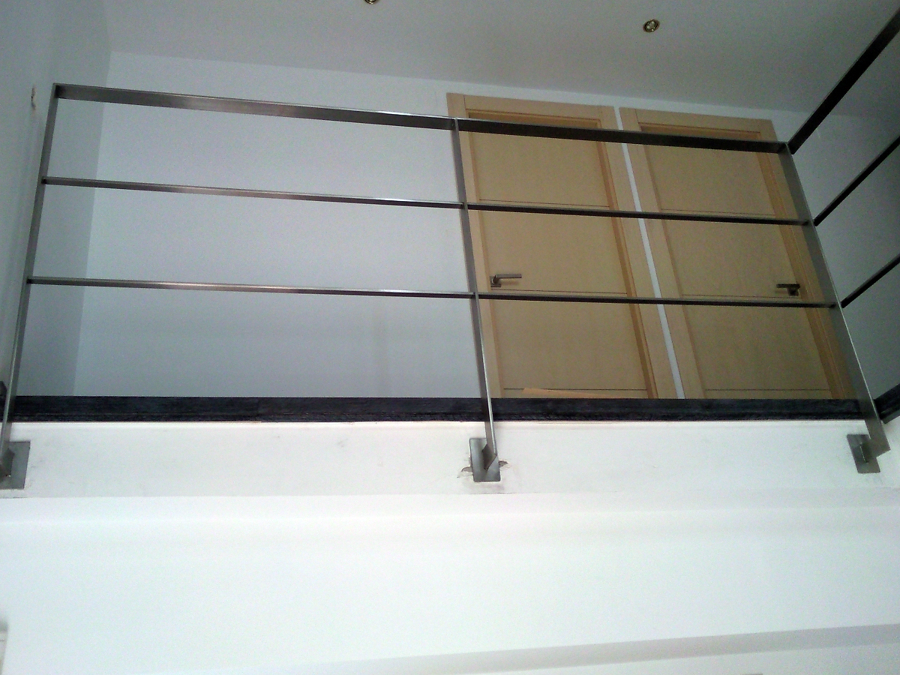 ESCALERA FORRADA CON PARQUET FLOTANTE EUROWOOD ROBLE NEGRO CALÍZO