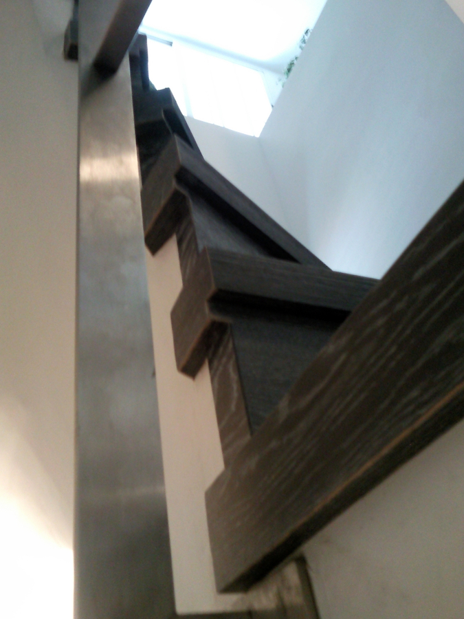 ESCALERA FORRADA CON PARQUET FLOTANTE EUROWOOD ROBLE NEGRO CALÍZO