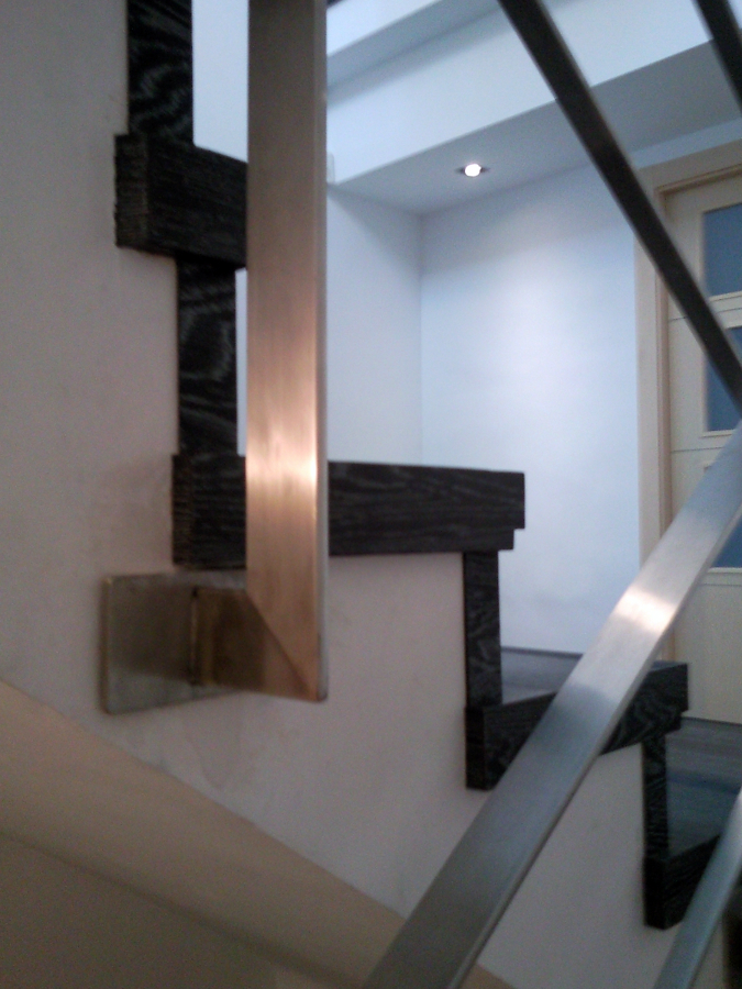 ESCALERA FORRADA CON PARQUET FLOTANTE EUROWOOD ROBLE NEGRO CALÍZO