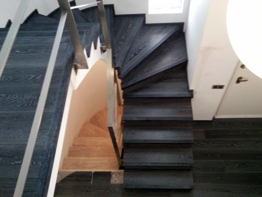 ESCALERA FORRADA CON PARQUET FLOTANTE EUROWOOD ROBLE NEGRO CALÍZO