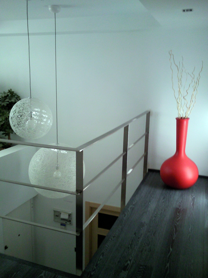 ESCALERA FORRADA CON PARQUET FLOTANTE EUROWOOD ROBLE NEGRO CALÍZO