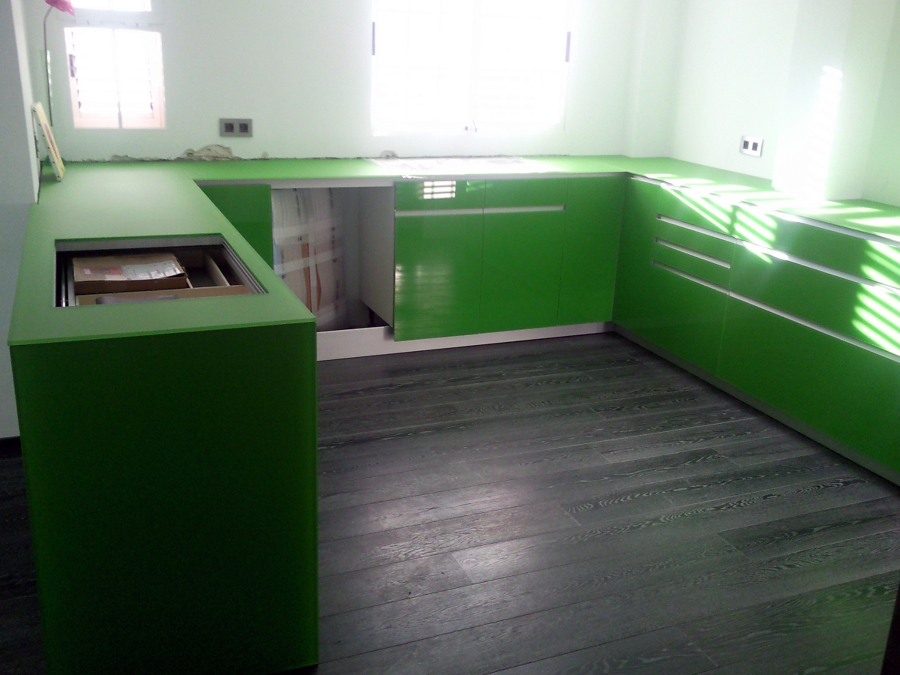 ESCALERA FORRADA CON PARQUET FLOTANTE EUROWOOD ROBLE NEGRO CALÍZO