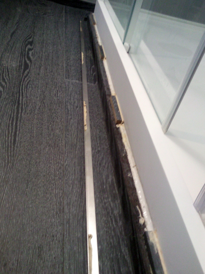 ESCALERA FORRADA CON PARQUET FLOTANTE EUROWOOD ROBLE NEGRO CALÍZO