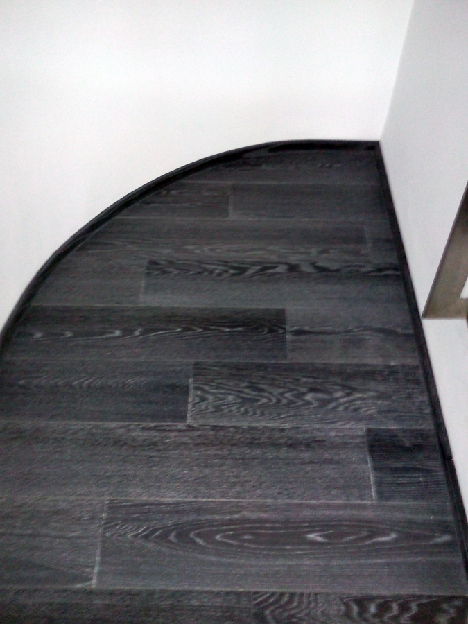 ESCALERA FORRADA CON PARQUET FLOTANTE EUROWOOD ROBLE NEGRO CALÍZO