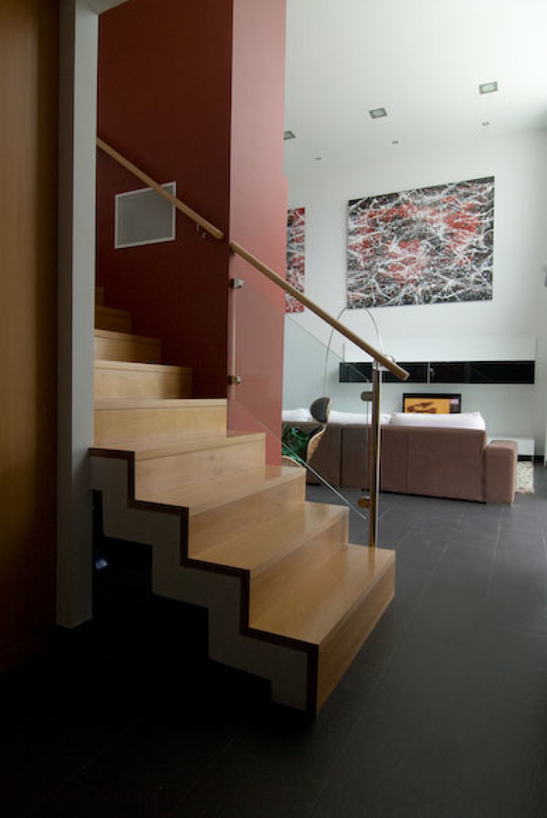 Escalera integrada en salón