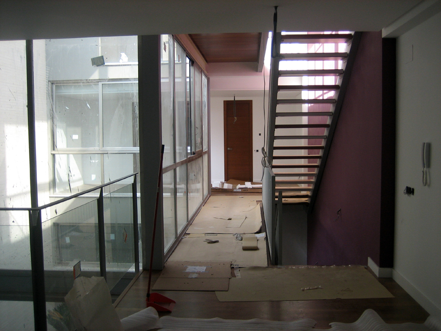 Escalera Interior y Patio