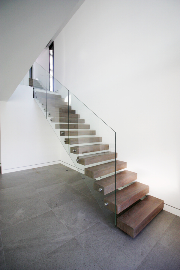 escalera madera-vidrio