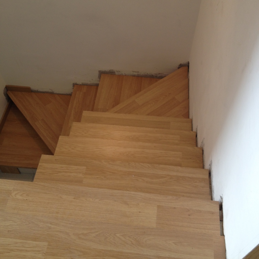 escalera sin el socalo istalado