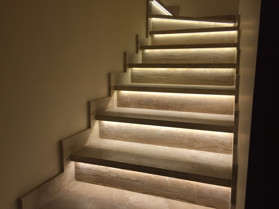 Escalera vista desde abajo