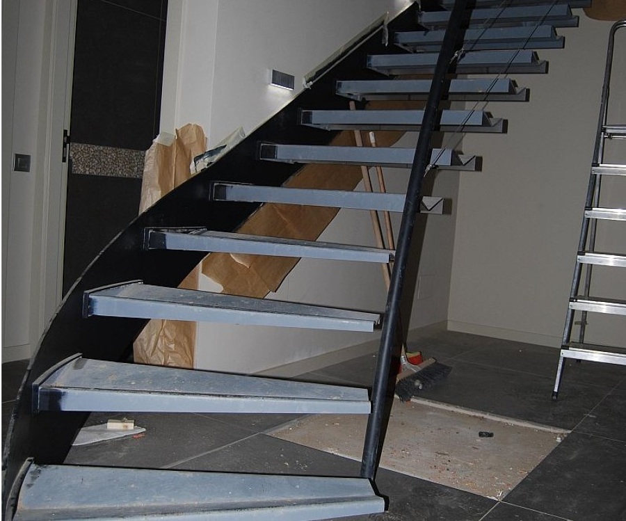 Escalera y baranda helicoidal