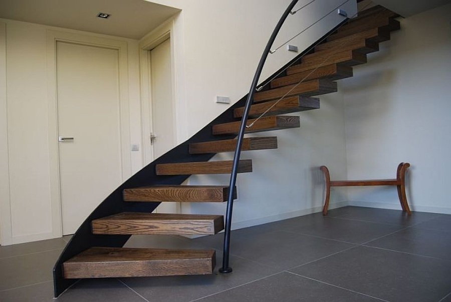 Escalera y baranda helicoidal