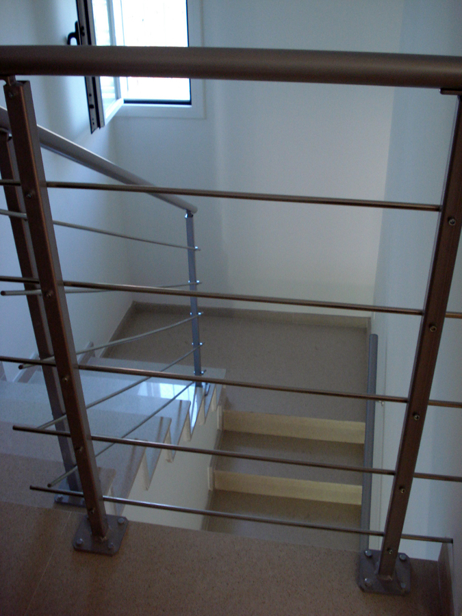 Escalera y barandilla