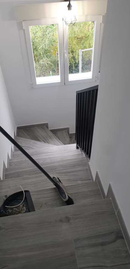 Escalera y cambio de ventanas