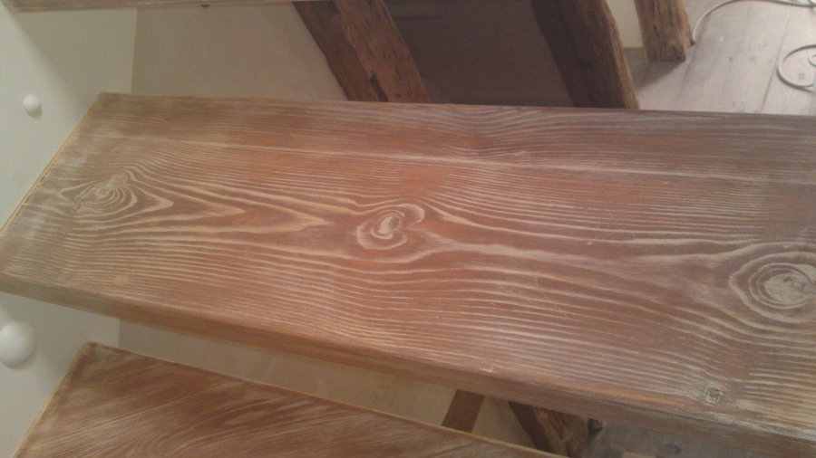 escaleras efecto decape sin barniz...