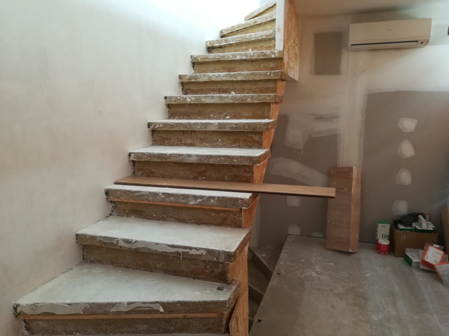 Escaleras antes de forrar