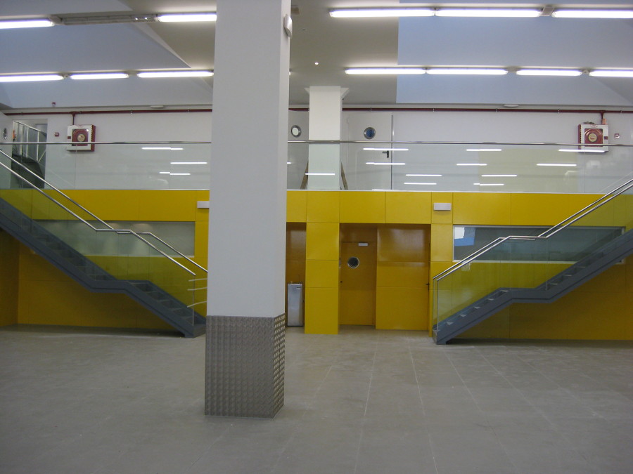 ESCALERAS, BARANDILLAS Y PAREDES