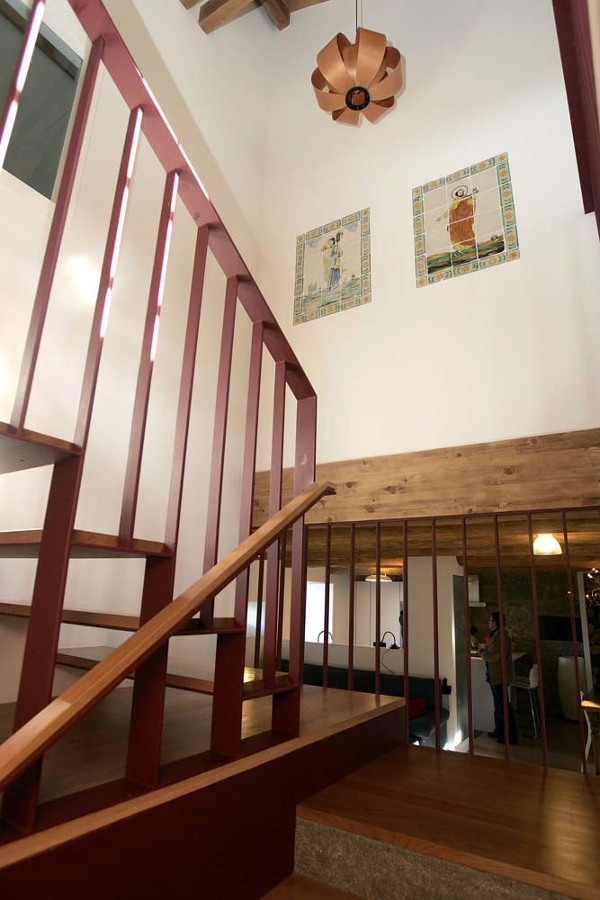 Escaleras_Cerámicas recuperadas en descansillo