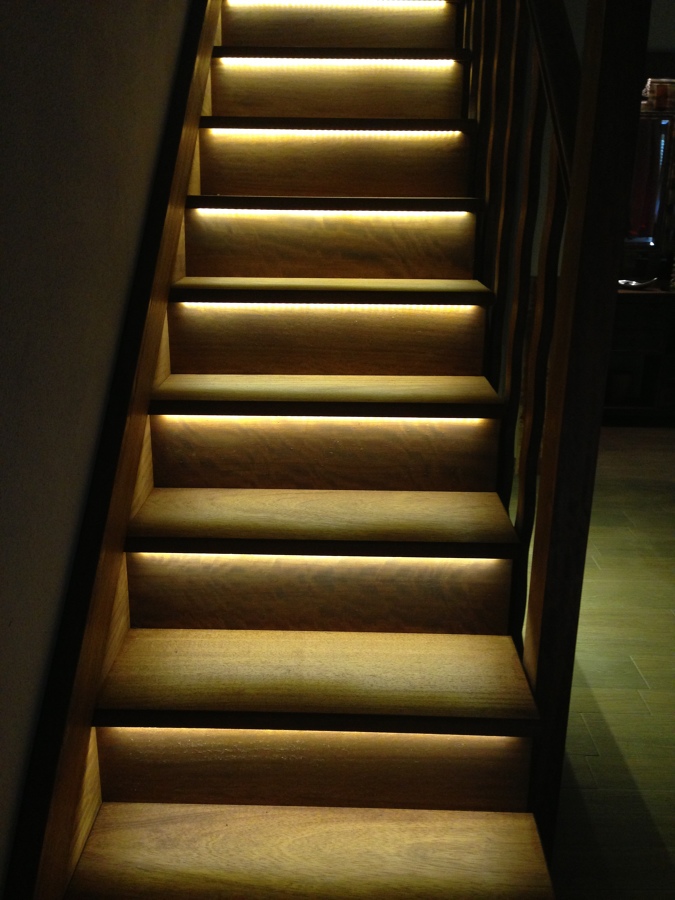 Escaleras iluminadas