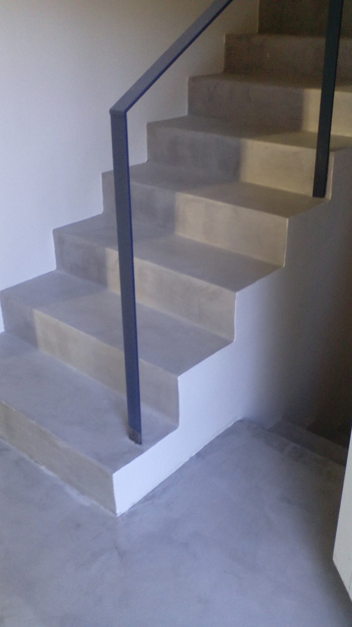 Escaleras Microcemento