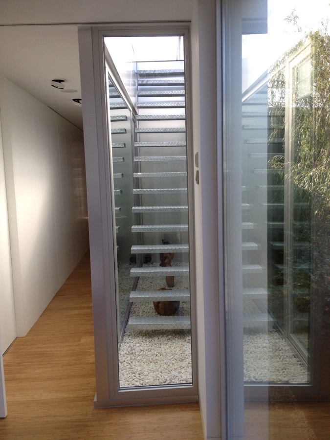 Escaleras subida a jacuzzi